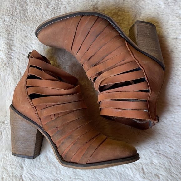 Free People | Hybrid Heel Ankle Boots in Distressed Brown | 39 - Picture 7 of 16